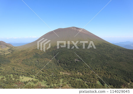 Mt. Asama in the early autumn 114029045