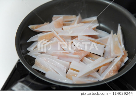 How to fry chicken cartilage 114029244
