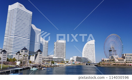 橫濱港未來櫻櫻木町站周圍的風景 114030596