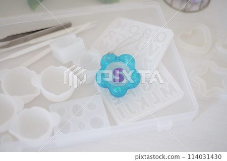 Handmade resin 114031430