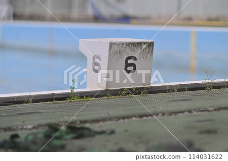 Diving board in school pool 114031622
