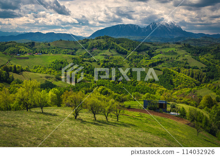 Tiny house on the slope with great view, Holbav, Romania 114032926
