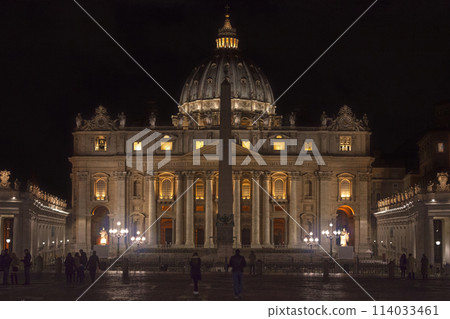 St. Peter's Square in Vatican City by night St. Peter's Square in Vatican City by night 114033461