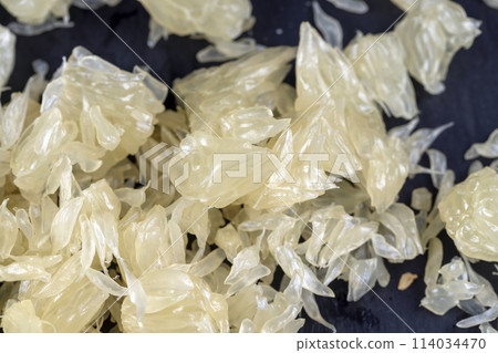 peeled ripe and juicy pomelo close-up, ripe pomelo peeled ripe and juicy pomelo close-up, ripe pomelo 114034470