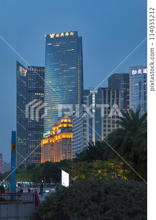 The Yuexiu Financial Tower in Guangzhou 114035212