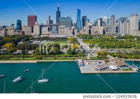 Sunny aerial view of the downtown cityscape 114035636