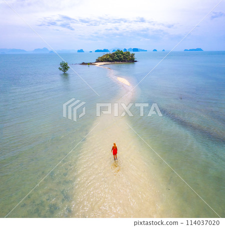 Aerial view of Koh Nok in Koh Yao Noi, Phang nga, Thailand 114037020