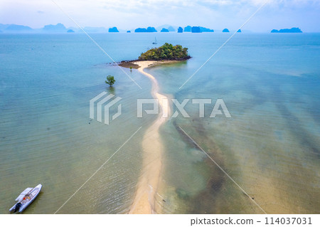 Aerial view of Koh Nok in Koh Yao Noi, Phang nga, Thailand 114037031