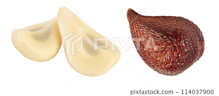 Salak snake fruit isolated on white background with full depth of field 114037900