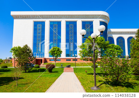 Alisher Navoi National Library, Tashkent 114038128