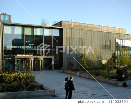 Overseas Universities Overseas Universities 114038294