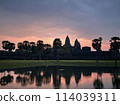 Angkor Wat reflected on the surface of the water 114039311
