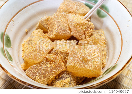 Very delicious Japanese warabimochi Very delicious Japanese warabimochi 114040637