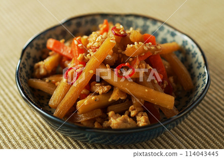 Kinpira Burdock with Minced Chicken Kinpira Burdock with Minced Chicken 114043445