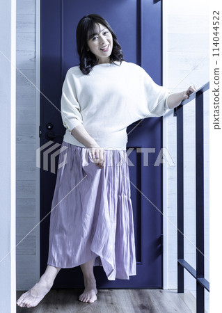 協調衣服的中年婦女 114044522