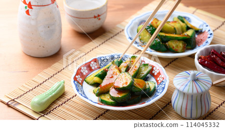 用新鮮黃瓜製作的泡菜 114045332