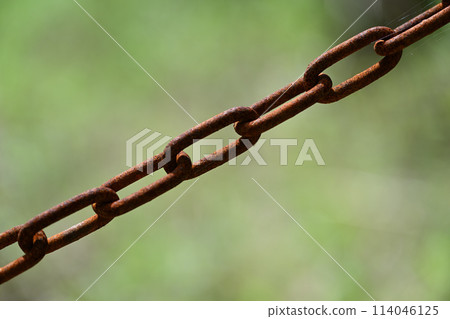 Rusted chain 114046125