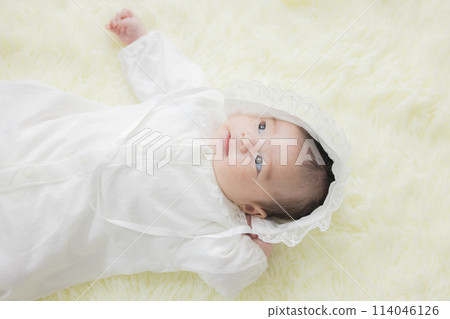 Lying down baby 114046126