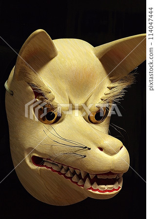 Illustration of the fox mask of the Inari god's messenger who bestows divine powers 14 114047444