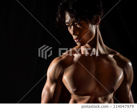 肌肉發達的男性上半身 114047979