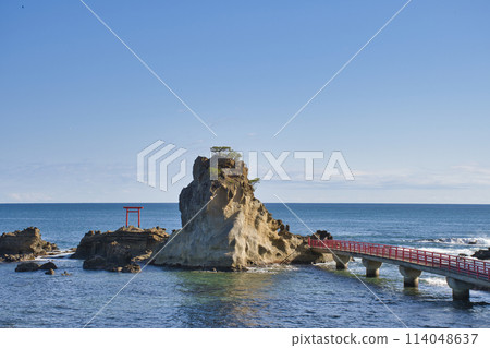 [福島縣] 波浪海岸弁天島 114048637