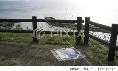 The Sea of Japan as seen from Yuhigaoka Park and a guide map The Sea of Japan as seen from Yuhigaoka Park and a guide map 114048857