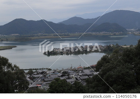 Lake Nishino Lake as seen from the ruins of Azuchi Castle 114050176