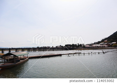 Kyoto, Arashiyama: Oi River (Kuzuno Oi) and Togetsukyo Bridge 114053002