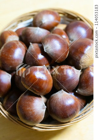 Chestnut fruit Chestnut fruit 114053183