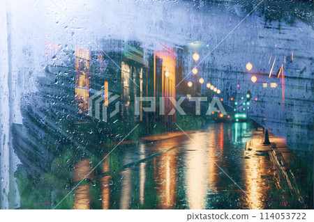Rainy day.Rainy night and town lights. 114053722