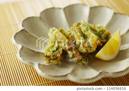 Deep-fried tofu ribbon Deep-fried tofu ribbon 114056858