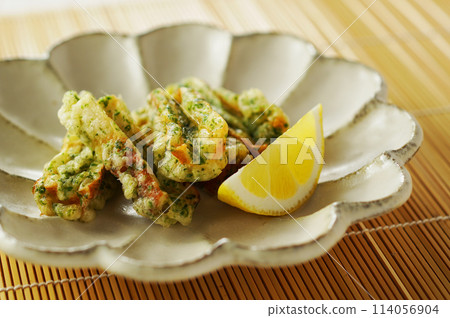 Deep-fried tofu ribbon Deep-fried tofu ribbon 114056904