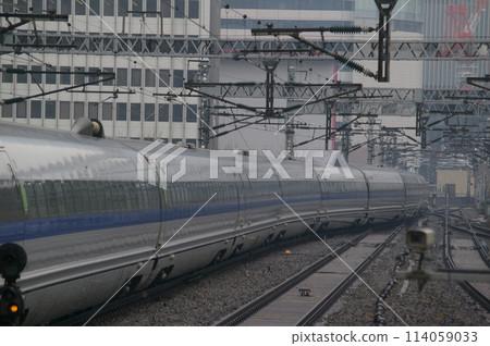 Shinkansen departing from Tokyo Station Shinkansen departing from Tokyo Station 114059033