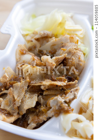 美味的豬肉薑烤午餐盒 美味的豬肉薑烤午餐盒 114059885