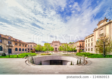 Bergamo. The new Dante Alighieri square with the courthouse Bergamo. The new Dante Alighieri square with the courthouse 114060913