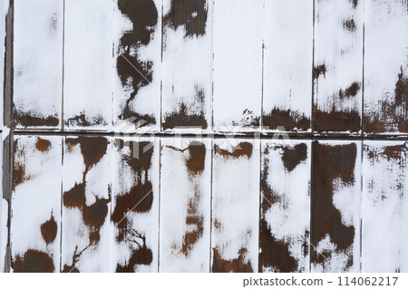 無人機鏡頭：廣闊的稻田，積雪剛開始融化 114062217