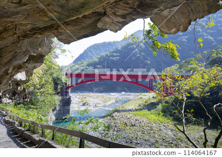 台灣花蓮太魯閣沙卡步道紅鐵橋台灣希里恩太魯閣沙卡紅鐵橋 114064167