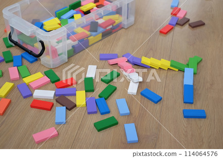 Domino Domino 114064576