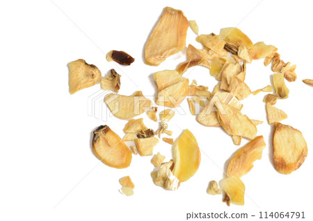 Dry garlic on a white background. 114064791