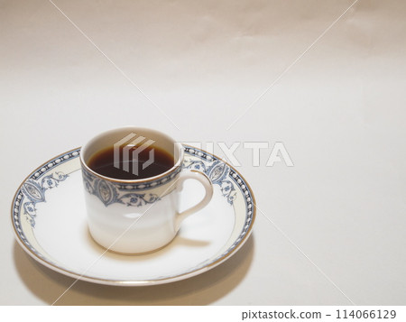Coffee antique cup 114066129