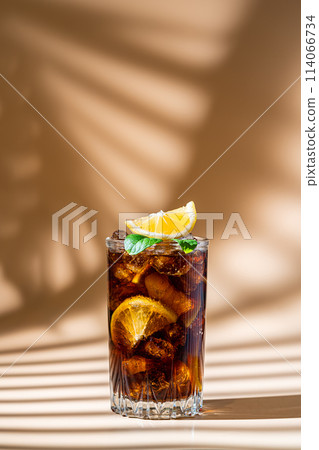 Cuba Libre cocktail 114066734