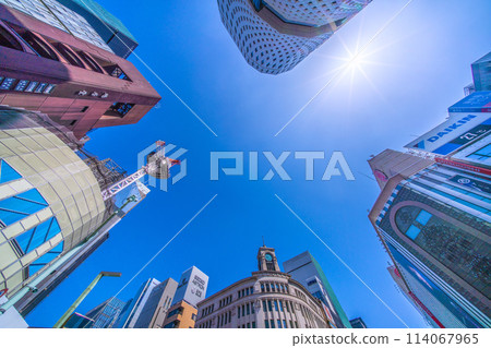 日本東京街景 夏日般的歡快…消滅新冠病毒，陽光灑滿銀座…邁向希望的時代=4月28日 114067965