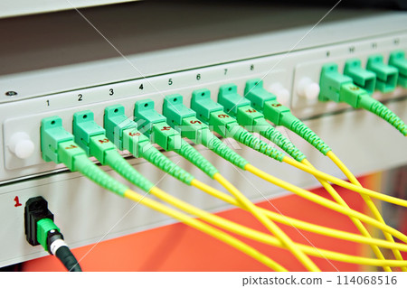 Patch cables in the electronic device Patch cables in the electronic device 114068516