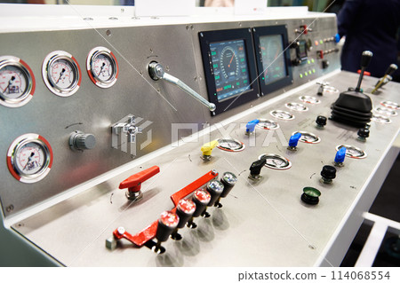 Coiled tubing unit operators control panel 114068554