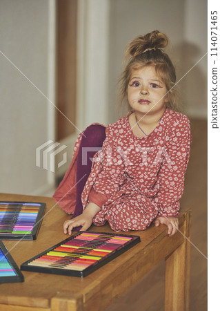 Charming child made makeup with felt-tip pens at home Charming child made makeup with felt-tip pens at home 114071465