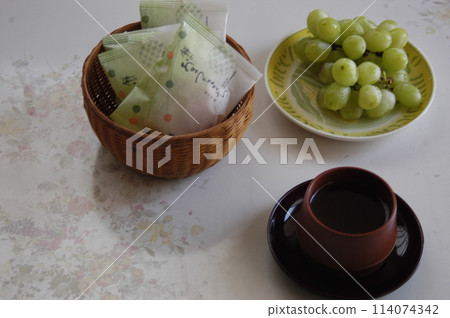 fruits  114074342