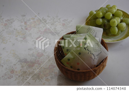 Colorful grapes 114074348