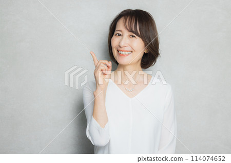 中間女性護膚圖像 中間女性護膚圖像 114074652