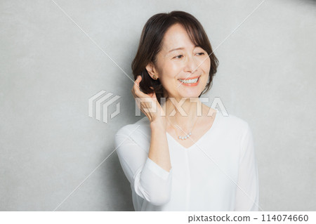 中間女性護膚圖像 中間女性護膚圖像 114074660