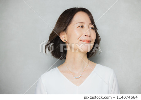 中間女性護膚圖像 114074664